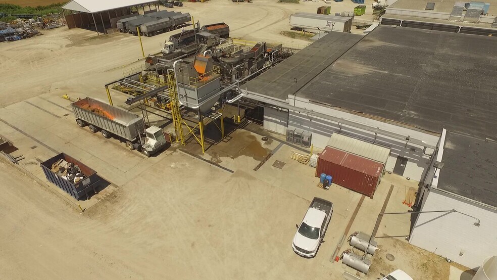 303 Milo Rd, Wheatley, ON à louer - Photo du bâtiment - Image 3 de 3