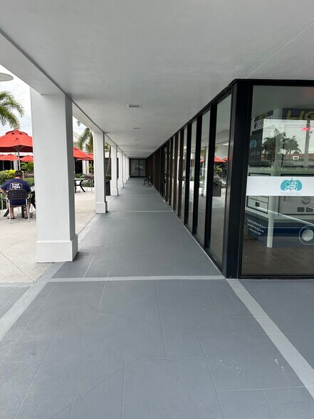 420 Federal Hwy, North Palm Beach, FL à louer - Photo du bâtiment - Image 3 de 7