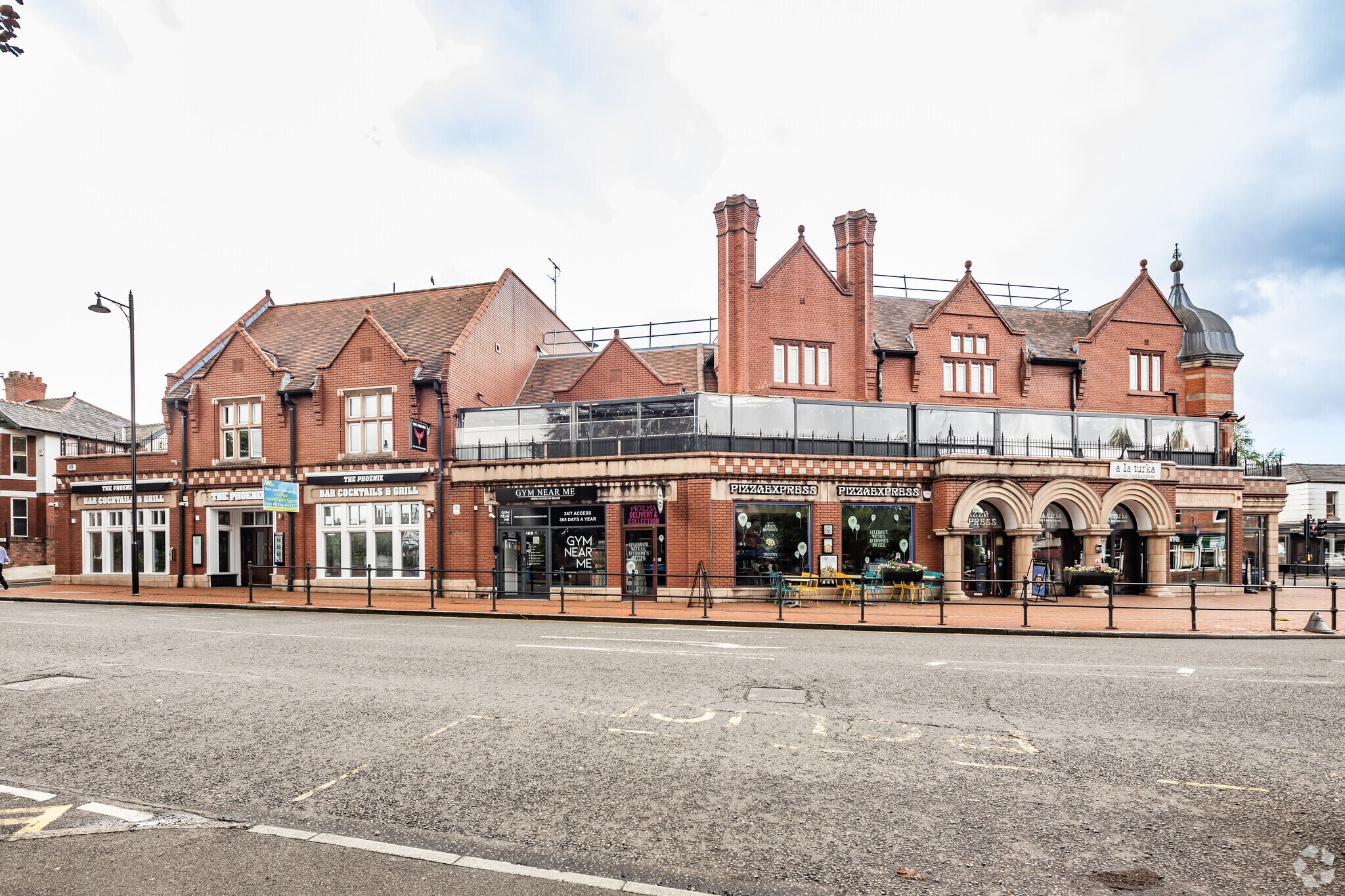 Victoria Sq, Warrington for lease Primary Photo- Image 1 of 4