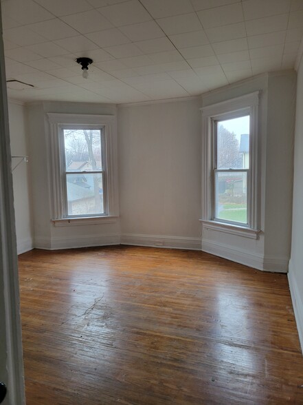 65 Mason St, Rochester, NY for sale - Interior Photo - Image 3 of 15