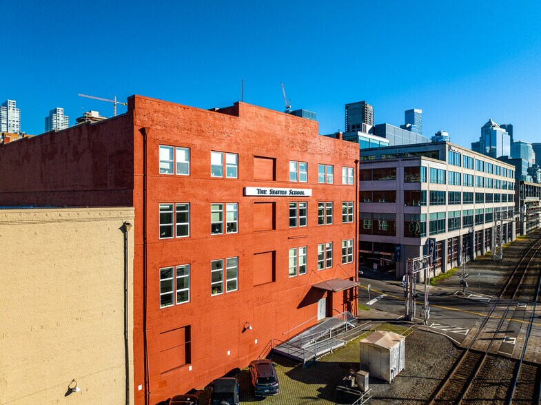 2501 Elliott Ave, Seattle, WA à louer - Photo du bâtiment - Image 2 de 7