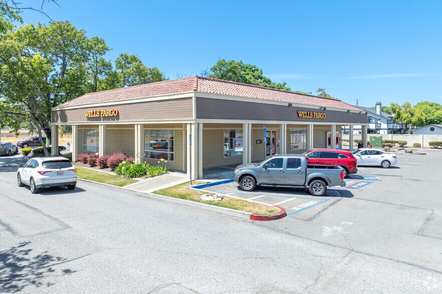 171-185 Branham Ln, San Jose, CA à louer - Photo principale - Image 3 de 4