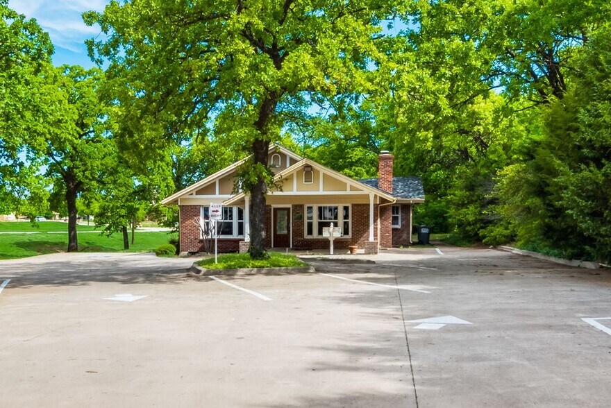 768 Bandit Trl - Office & Land together portefeuille de 2 propriétés à vendre sur LoopNet.ca - Photo du bâtiment - Image 3 de 7