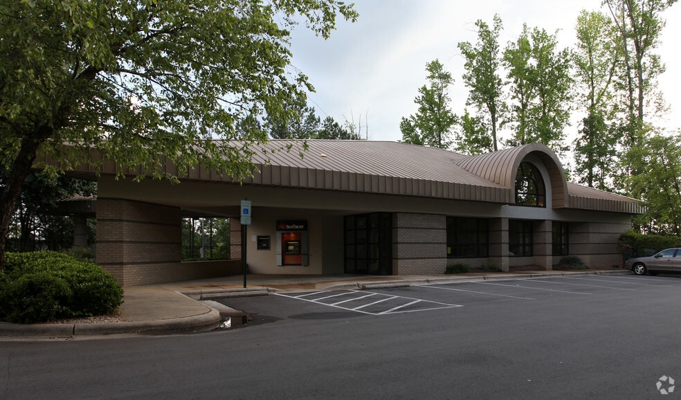 950 N Harrison Ave, Cary, NC for sale - Building Photo - Image 2 of 7