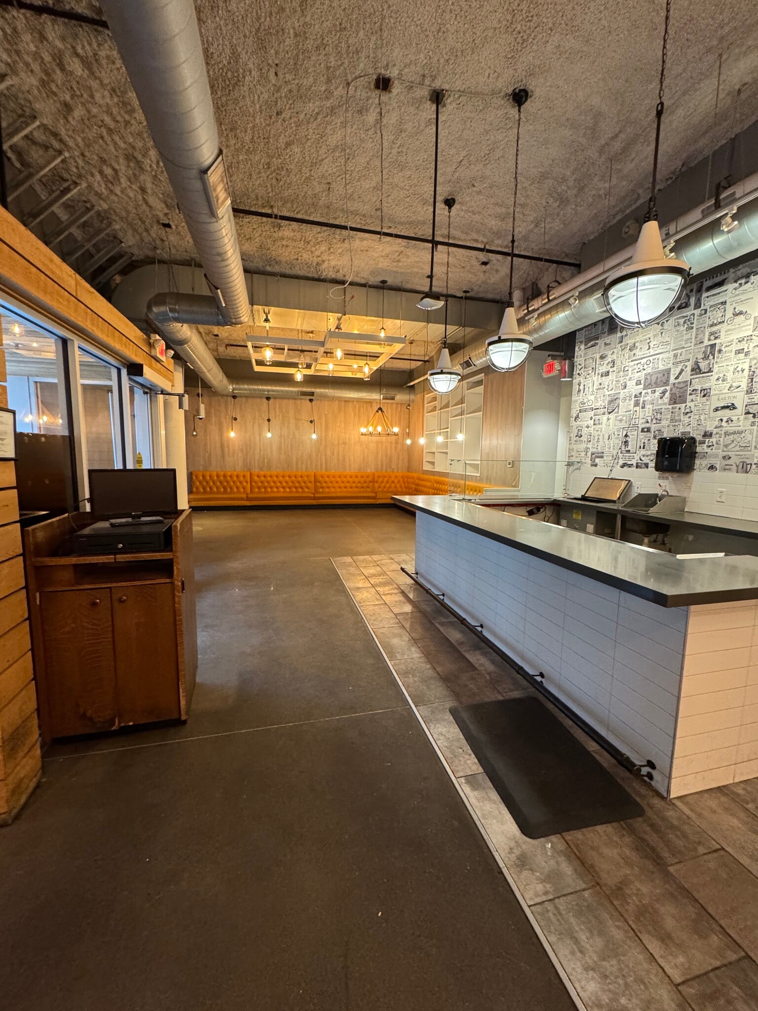 1369 Spruce Pl, Minneapolis, MN for lease Interior Photo- Image 1 of 13