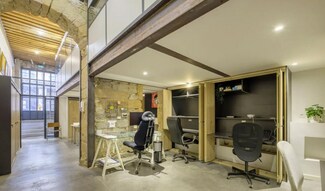 Plus de détails pour Multi-résidentiel à vendre