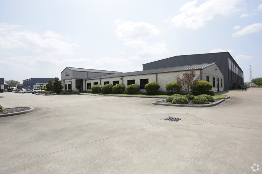 6935 Brittmoore Rd, Houston, TX à louer - Photo du bâtiment - Image 2 de 39