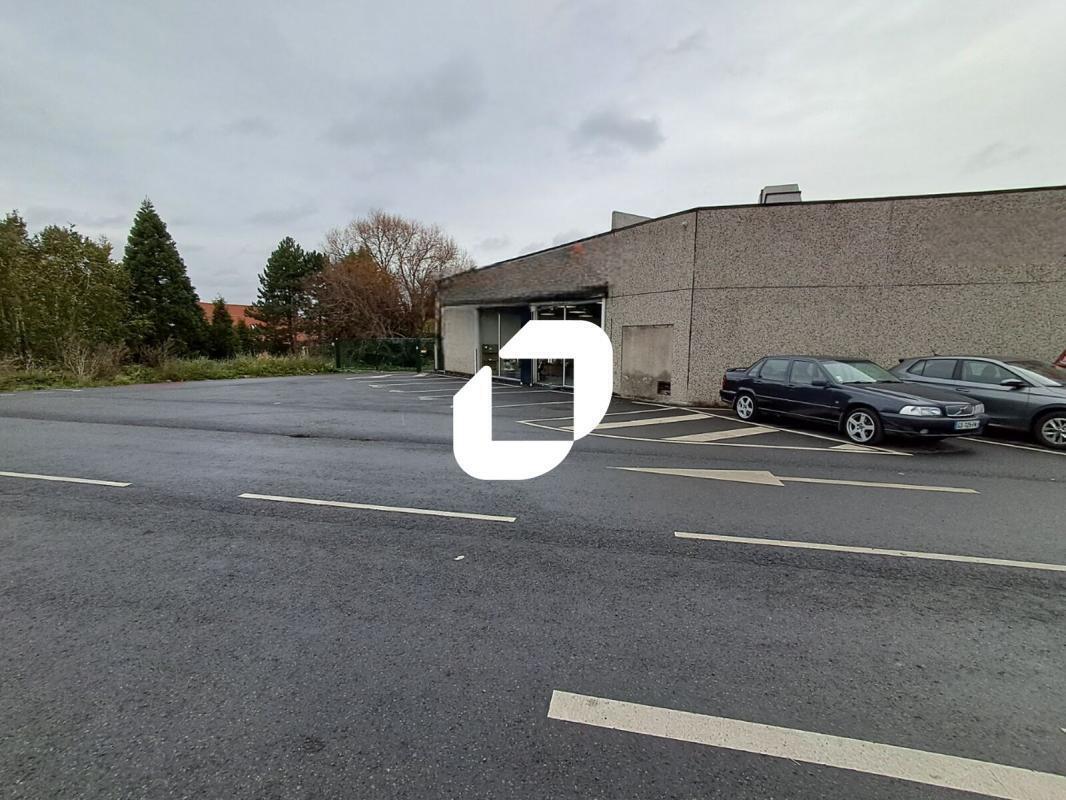 Retail in Roncq for lease Building Photo- Image 1 of 12