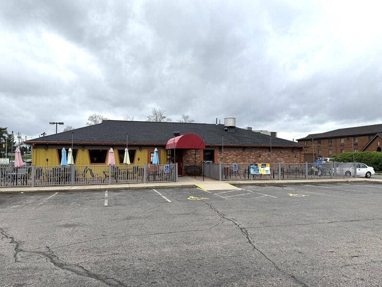 4270 Hunt Rd, Cincinnati, OH for sale - Building Photo - Image 1 of 4