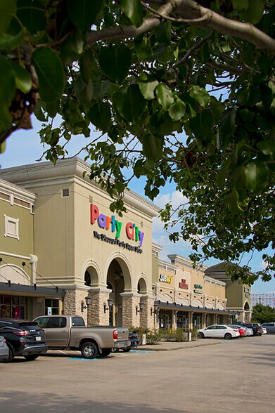 19189 N I-45, The Woodlands, TX for lease - Building Photo - Image 2 of 6