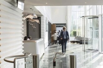 9-11 Rue Du Débarcadère, Colombes for lease Interior Photo- Image 2 of 18