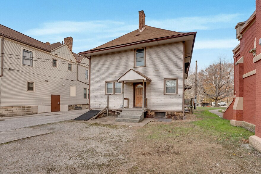 2448 W 14th St, Cleveland, OH à vendre - Photo du bâtiment - Image 3 de 7