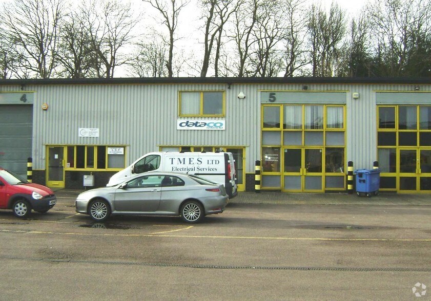 1-7 Porters Wood, St Albans à vendre - Photo du bâtiment - Image 2 de 6