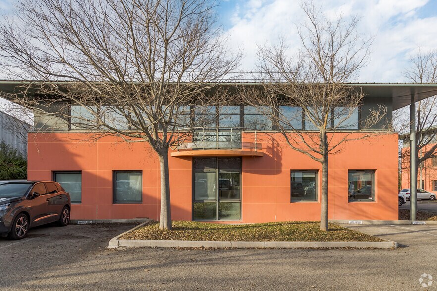 155 Rue Paul Langevin, Aix-en-Provence à louer - Photo du bâtiment - Image 2 de 3