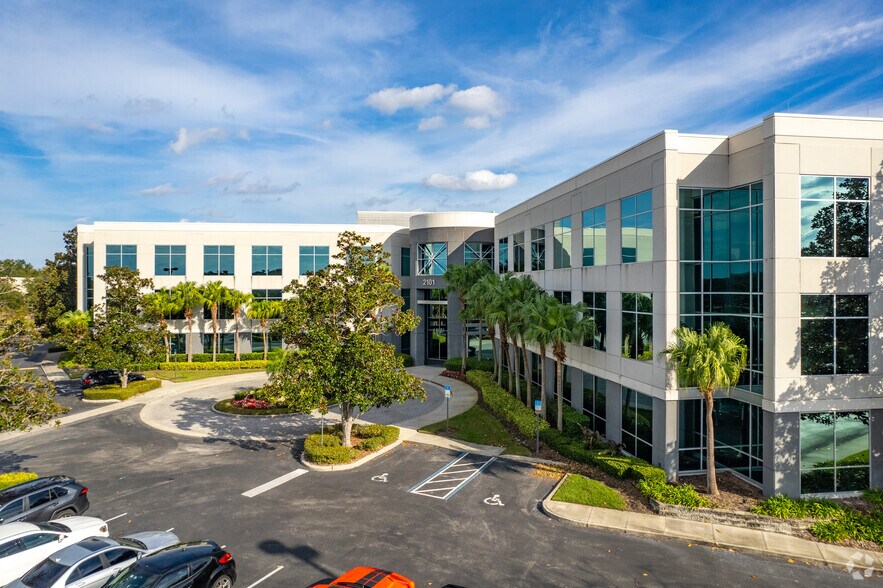 2145 Metrocenter Blvd, Orlando, FL à louer - Photo du bâtiment - Image 1 de 10