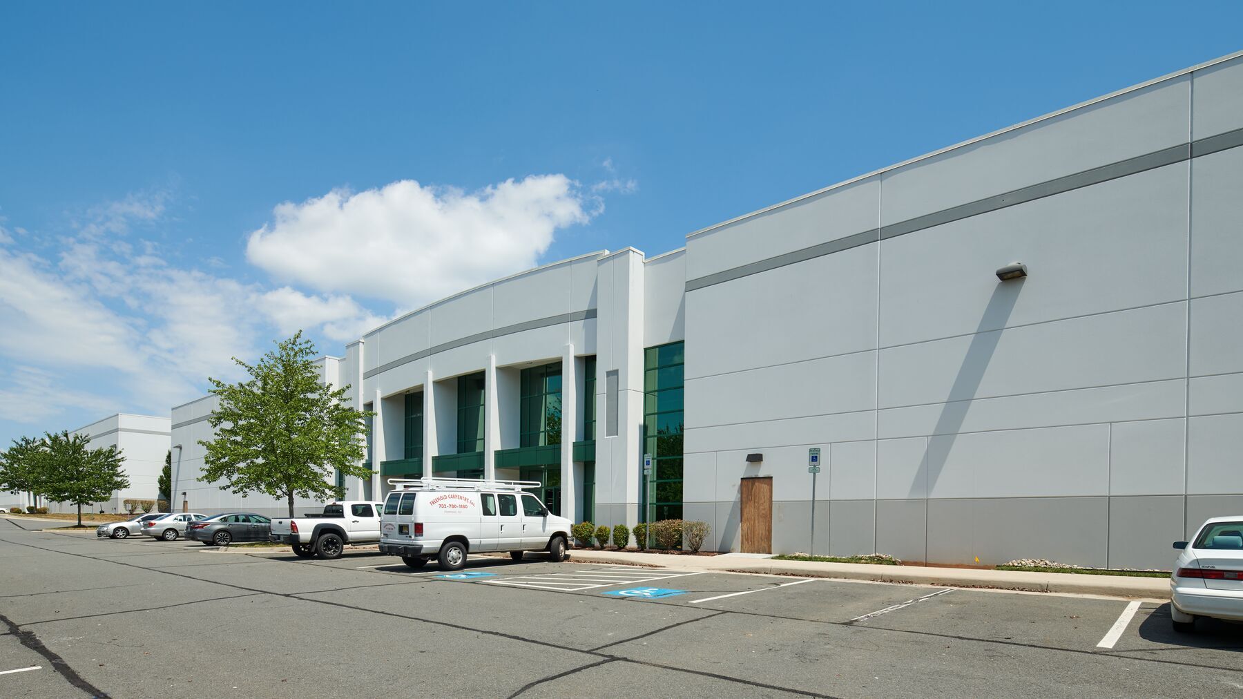 45121 Global Plz, Sterling, VA for lease Building Photo- Image 1 of 5