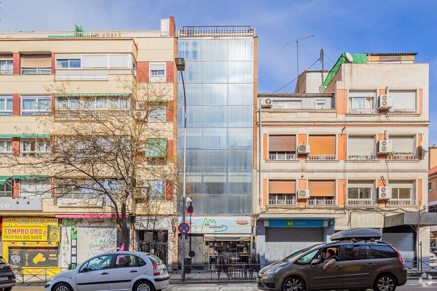 Avenida de la Albufera, 9, Madrid, Madrid à vendre - Photo du bâtiment - Image 2 de 13