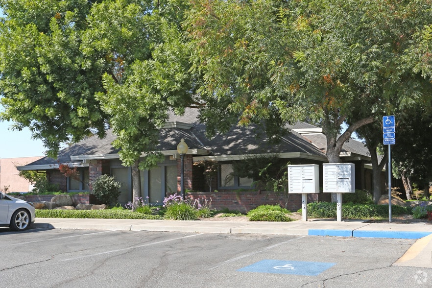 550 E Bellevue Rd, Atwater, CA for lease - Primary Photo - Image 1 of 5