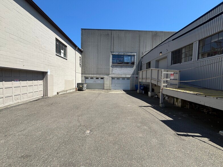 3410 Woodland Park Ave N, Seattle, WA à louer - Photo du bâtiment - Image 2 de 6