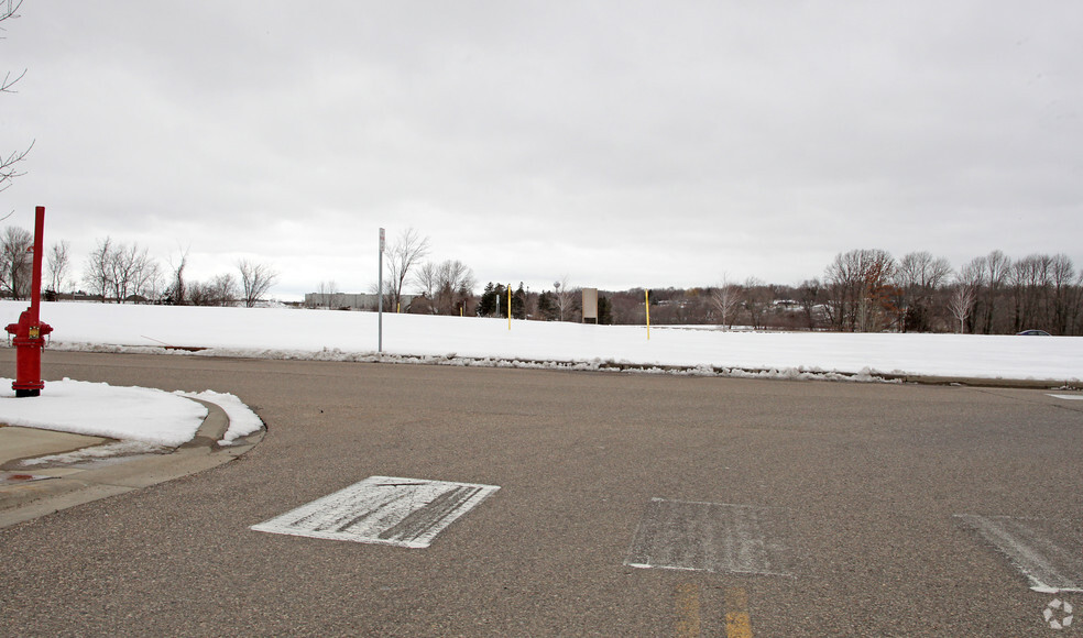 835 Main St E, Waconia, MN for sale - Primary Photo - Image 1 of 1