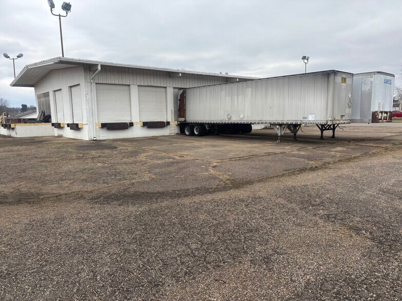 123 Lee St, Belpre, OH à vendre - Photo du bâtiment - Image 3 de 6