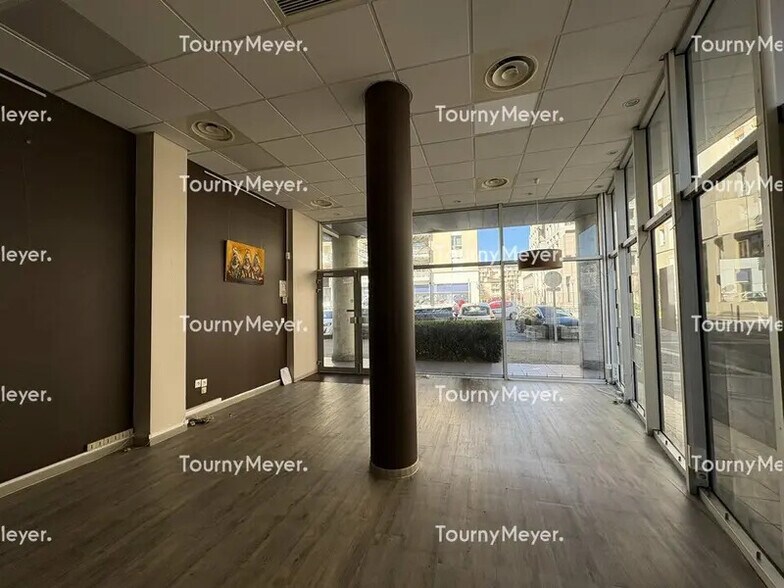 21 Allée Du Roussillon, Colomiers for lease - Interior Photo - Image 3 of 5