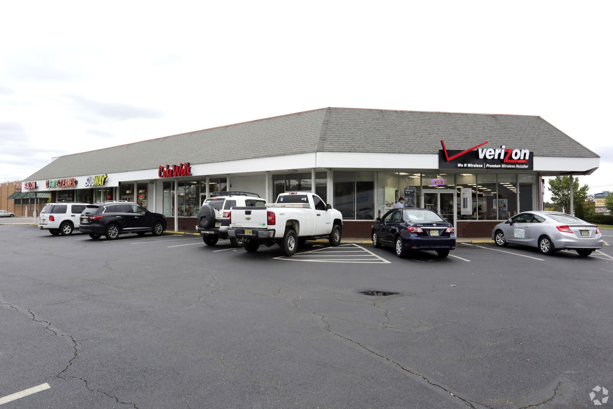 8 Princeton Hightstown Rd, Hightstown, NJ for lease Primary Photo- Image 1 of 9