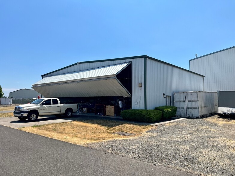 90331 Boeing Dr, Eugene, OR for lease - Building Photo - Image 2 of 4