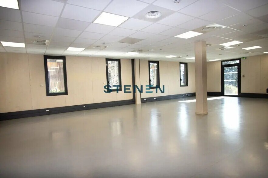 Bureau dans Aix-en-Provence à louer - Photo intérieure - Image 2 de 10