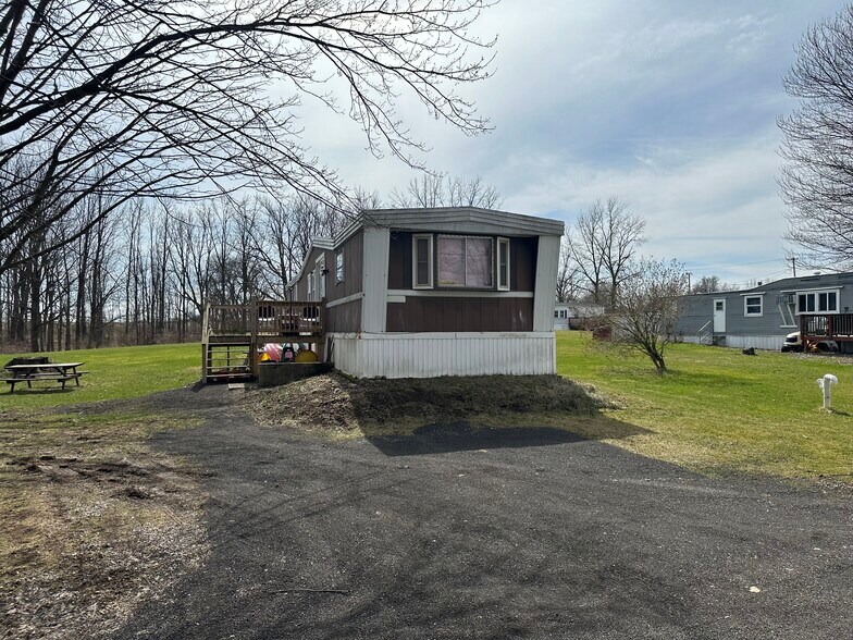 2815 Miller Rd, Waterloo Village, NY à vendre - Photo du bâtiment - Image 2 de 12