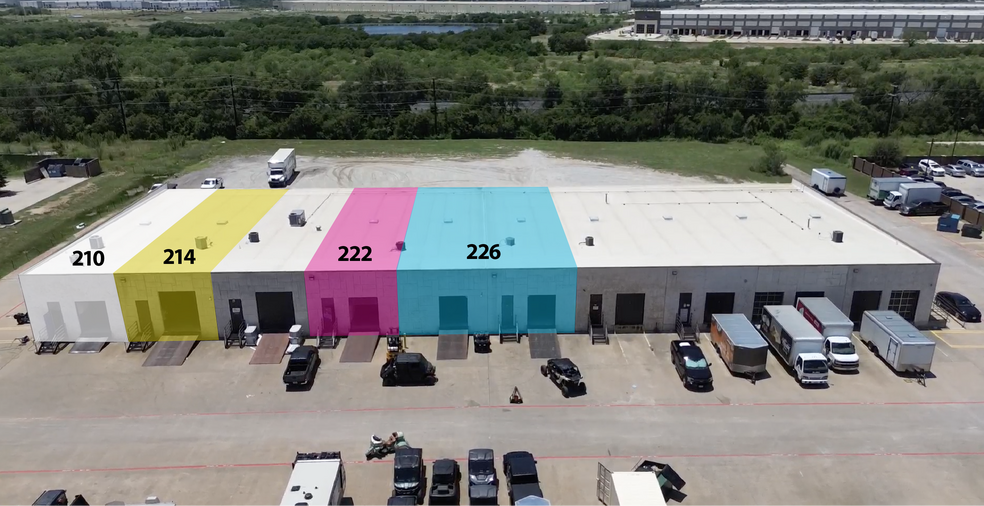 3801 N Interstate 35, Denton, TX à louer - Photo du bâtiment - Image 3 de 13