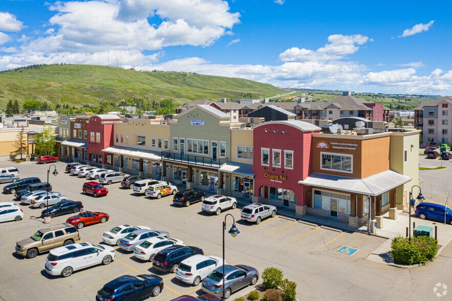 120 5th Ave W, Cochrane, AB for lease - Building Photo - Image 2 of 6