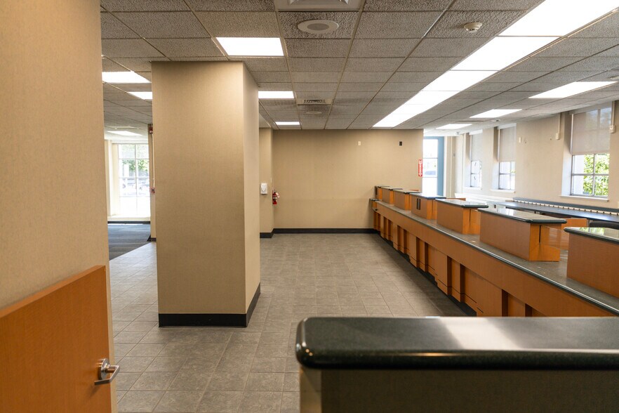 2-6 N Main St, Wallingford, CT à louer - Photo intérieure - Image 3 de 16