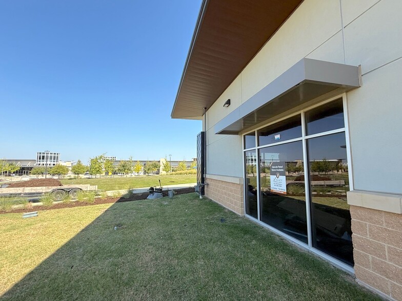 16815 Coit Rd, Frisco, TX à louer - Photo du bâtiment - Image 3 de 4