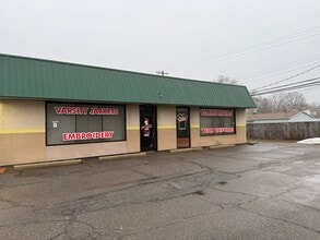 3526 Sashabaw Rd, Waterford, MI à louer Photo intérieure- Image 2 de 6