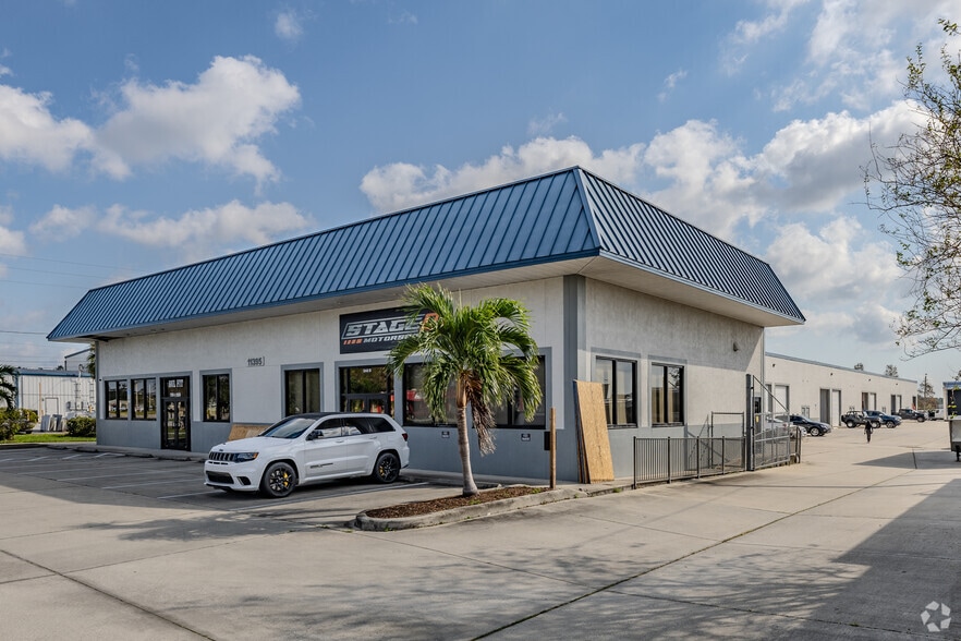 11395 66th St, Largo, FL for lease - Primary Photo - Image 1 of 7