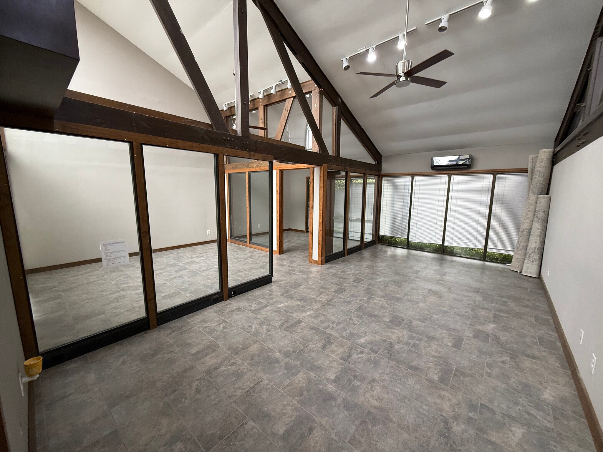 18935 N I-45, Spring, TX à louer Photo intérieure- Image 1 de 1