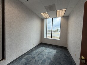 347 Midway Blvd, Elyria, OH for lease Interior Photo- Image 2 of 11