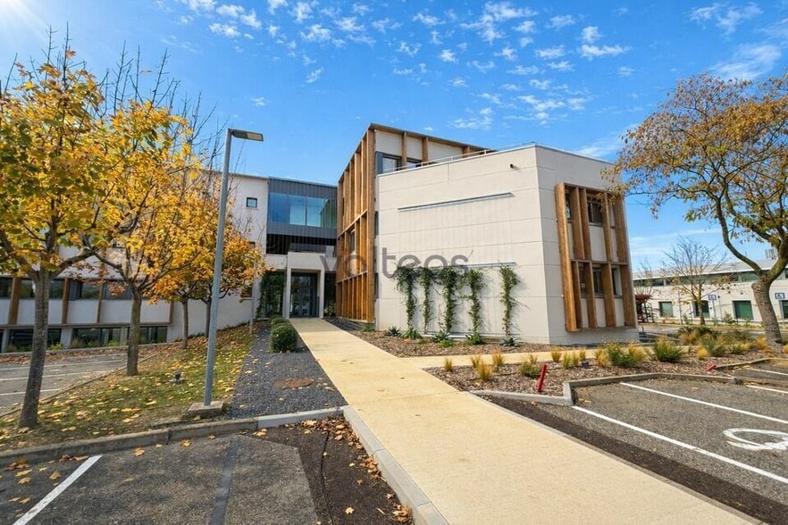 35 Avenue De L'Escadrille Normandie-Niemen, Blagnac à louer - Photo du bâtiment - Image 2 de 8
