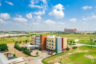 2020 Civic Center Ln, Waxahachie, TX - AÉRIEN  Vue de la carte