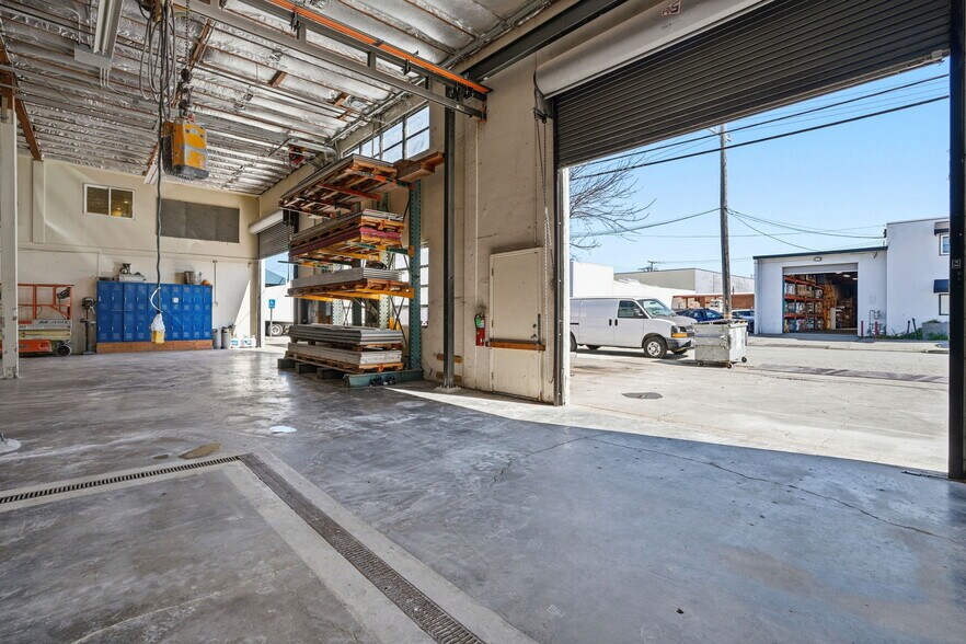 916 American St, San Carlos, CA à louer - Photo du bâtiment - Image 3 de 9