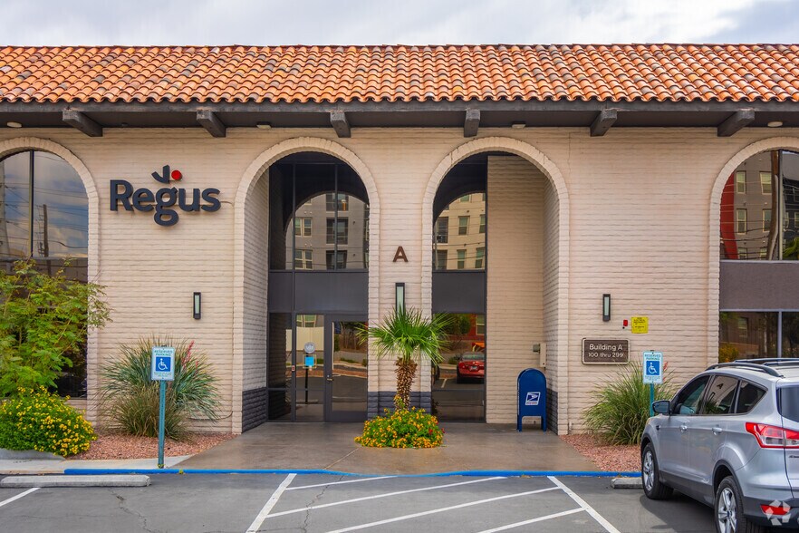 4220 S Maryland Pky, Las Vegas, NV à vendre - Photo du bâtiment - Image 3 de 20