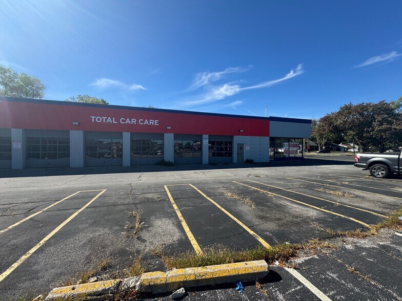 2779 W Central Ave, Toledo, OH for lease - Building Photo - Image 2 of 19