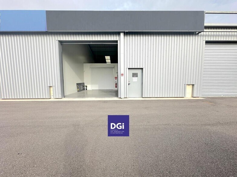 Flex in Nimes for lease - Building Photo - Image 1 of 8
