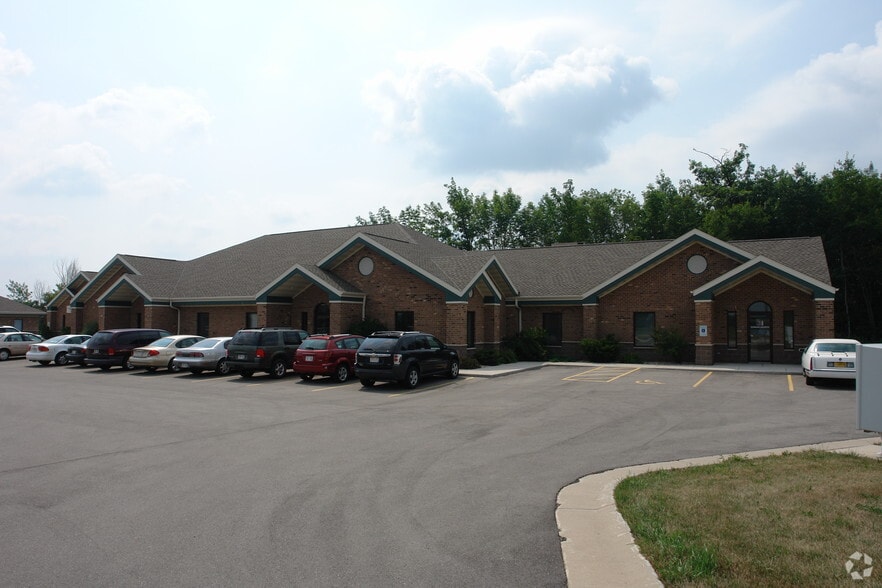 3311 S Packerland Dr, De Pere, WI for lease - Building Photo - Image 2 of 4