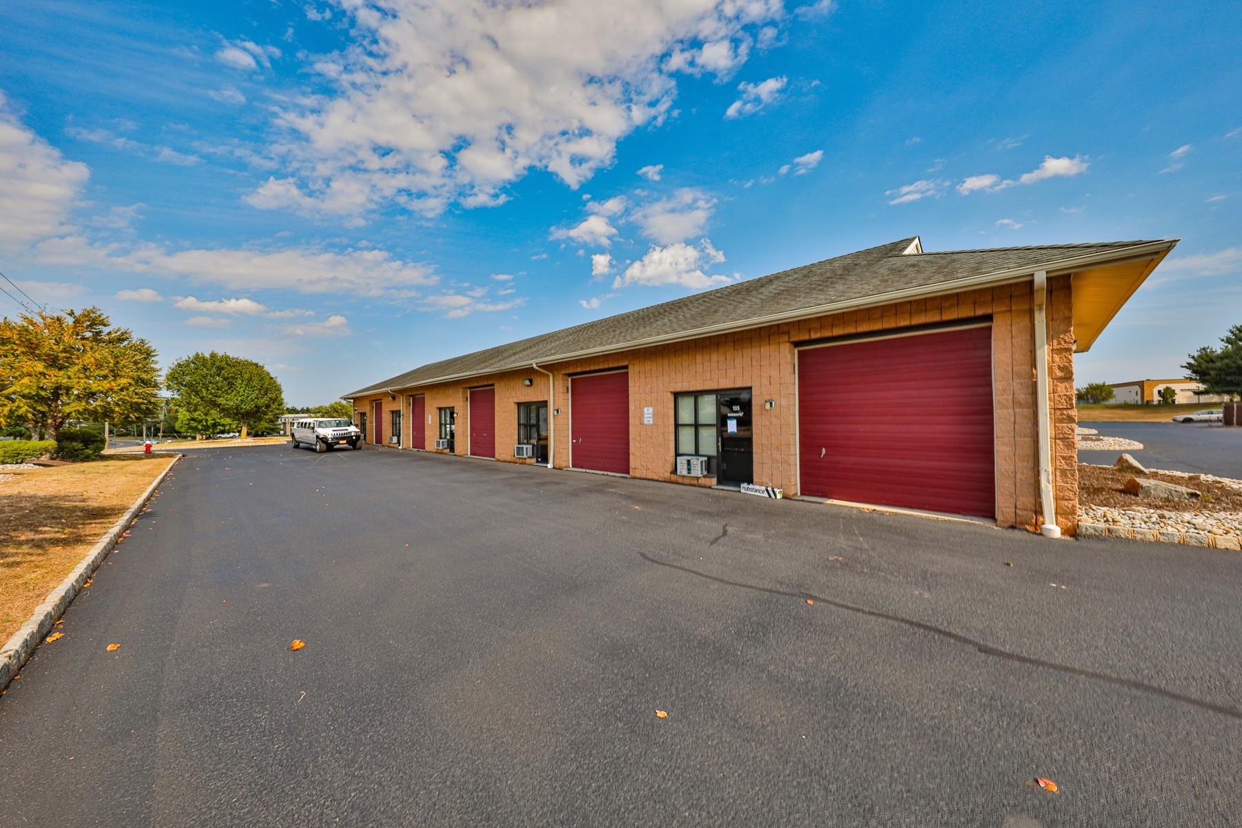 120 Stryker Ln, Hillsborough, NJ à vendre Photo du bâtiment- Image 1 de 1