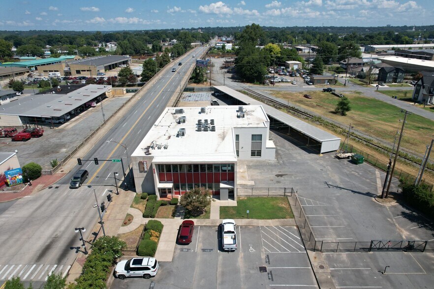 800 Main St, North Little Rock, AR for lease - Building Photo - Image 2 of 5
