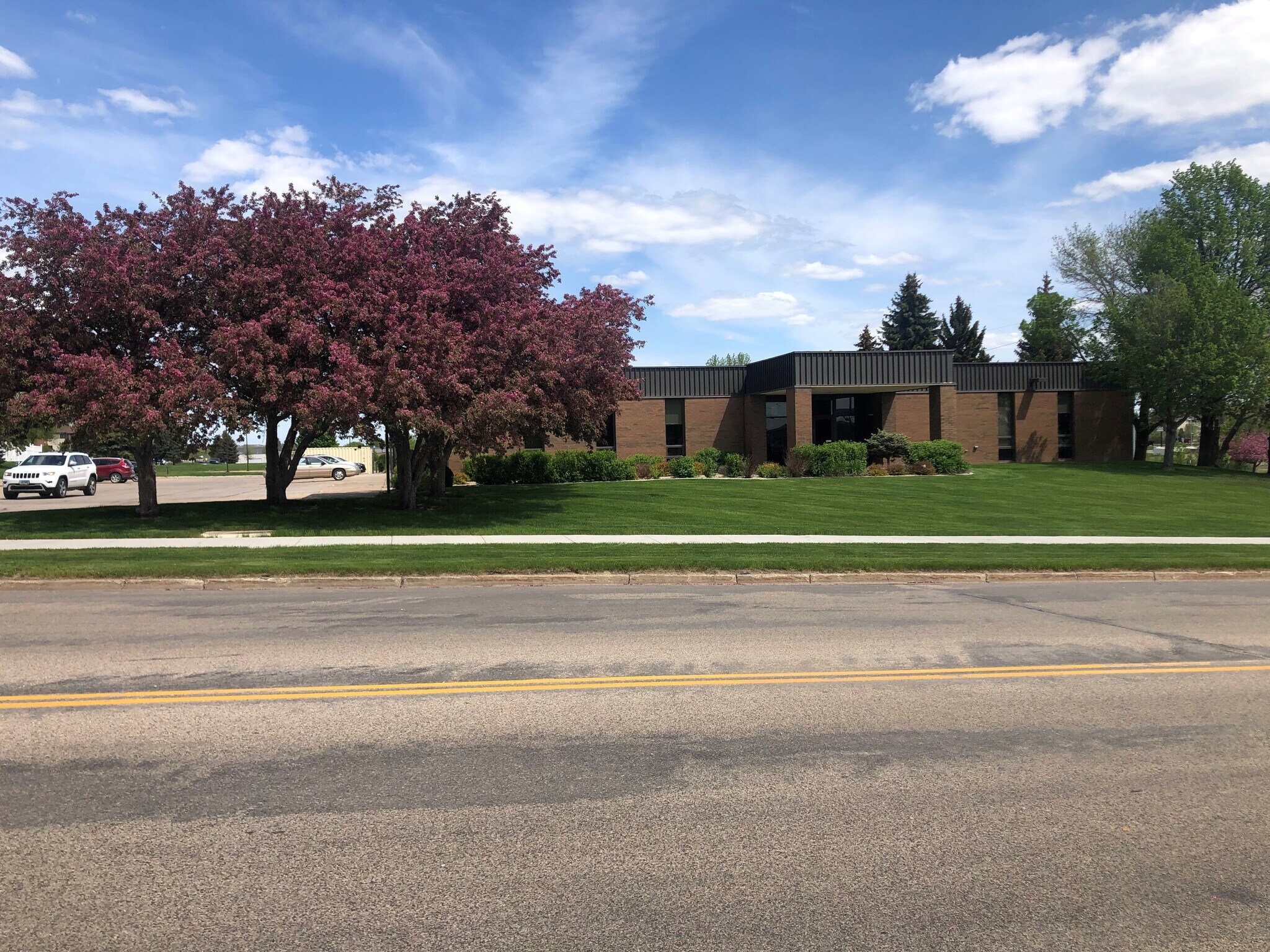 1838 E Interstate Ave, Bismarck, ND à vendre Photo principale- Image 1 de 1