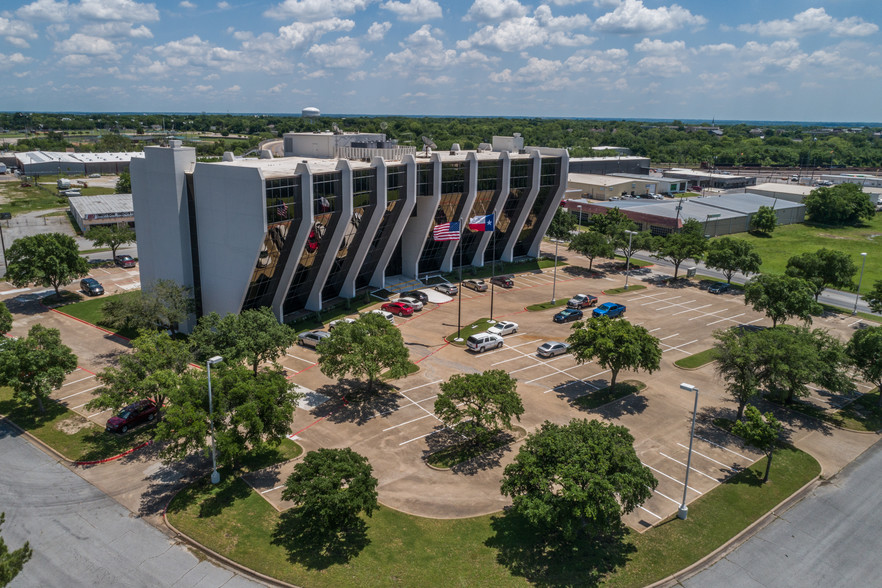 1800 Teague Dr, Sherman, TX for lease - Building Photo - Image 1 of 34