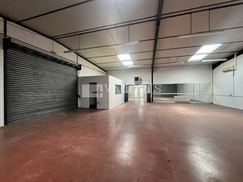 Flex in Genay for lease - Interior Photo - Image 3 of 6